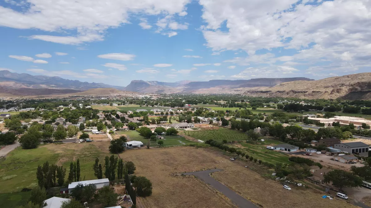 Hurricane, UT 84737,980 W 1800 S