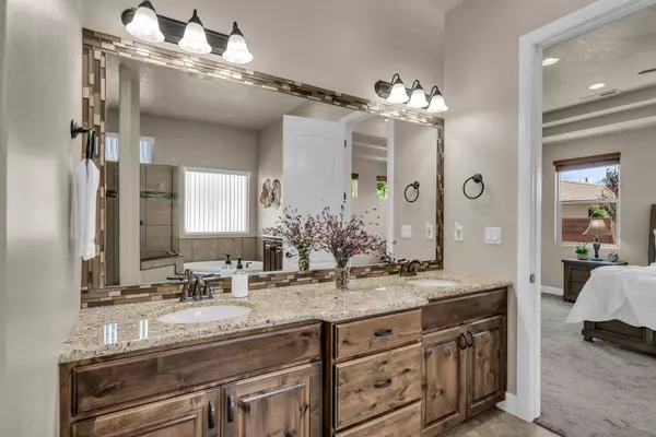 Hurricane, UT 84737,2714 W 235 N