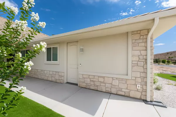 Leeds, UT 84746,230 Boulder WAY
