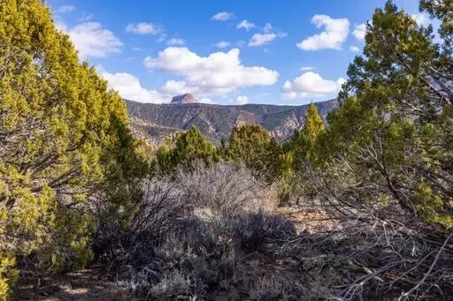 3754 Overlook DR, New Harmony, UT 84757
