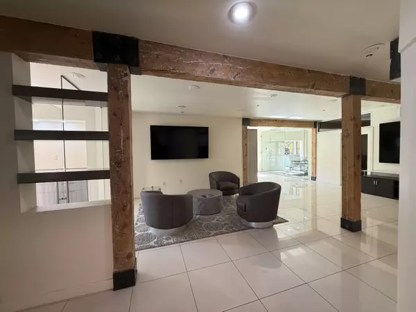 St George, UT 84770,2 W St George Blvd