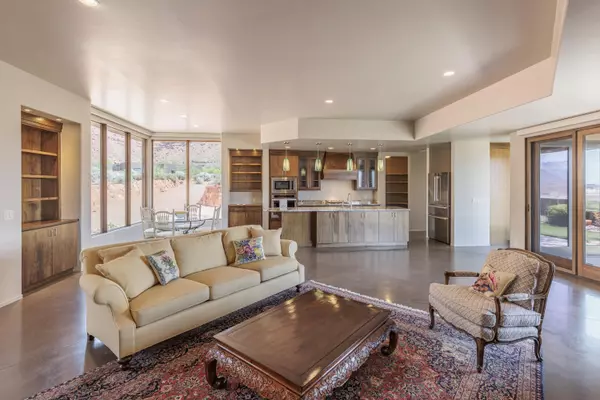 Ivins, UT 84738,993 N CHUSI WAY