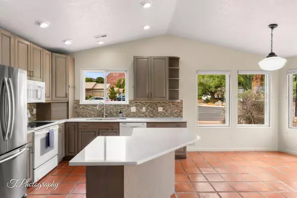 Ivins, UT 84738,158 E 375 S