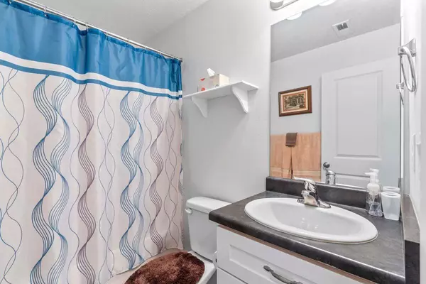 South Jordan, UT 84095,1718 Thira LN