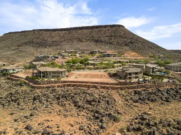 950 Est. S Cresole DR, St George, UT 84770