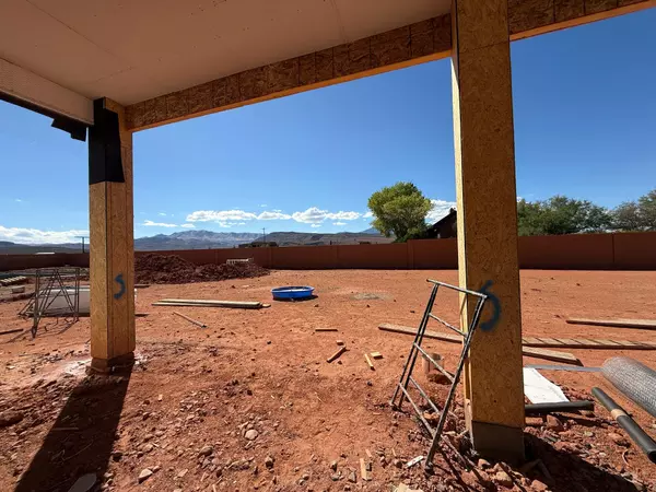 Ivins, UT 84738,33 N 640 W