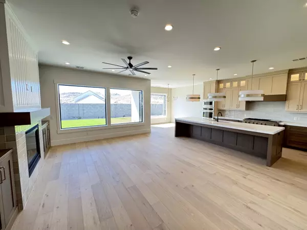 St George, UT 84770,1737 W Belayer DR
