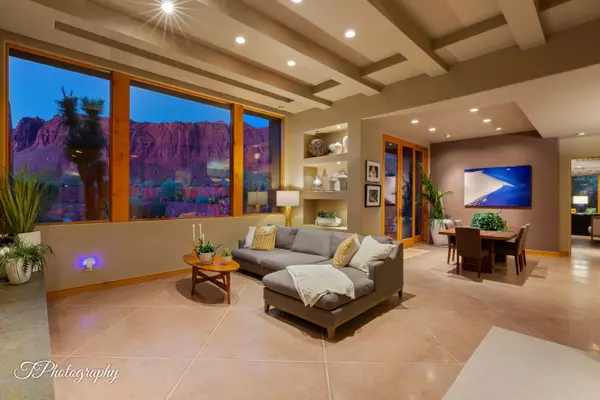 Ivins, UT 84738,688 W Shinava DR