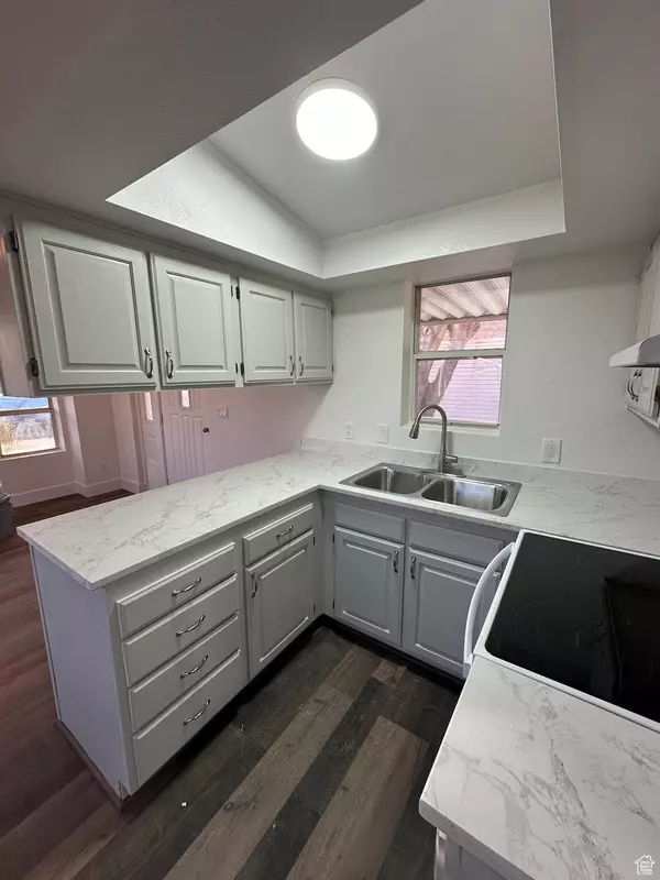 180 N 1100 E 107, Washington, UT 84780