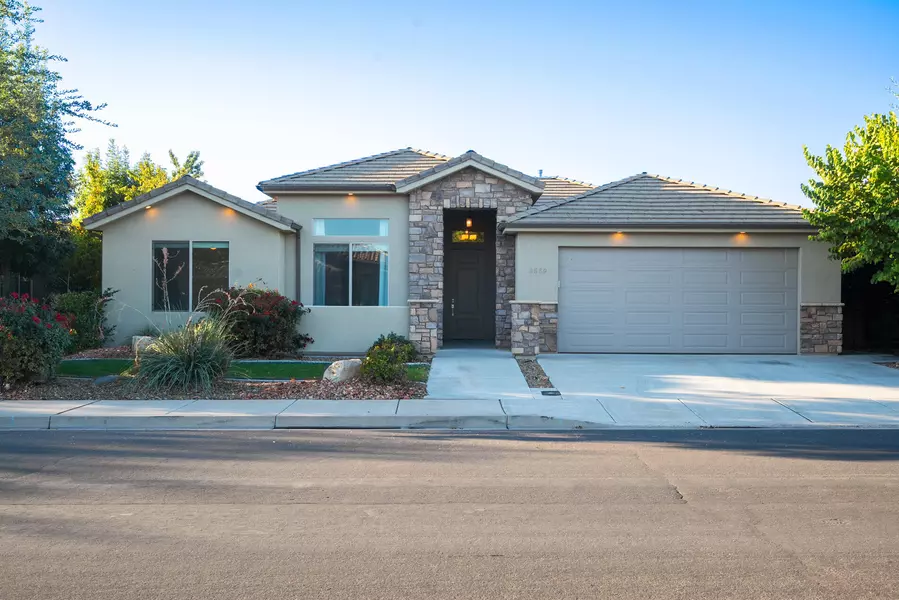 3859 Rachel DR, Santa Clara, UT 84765