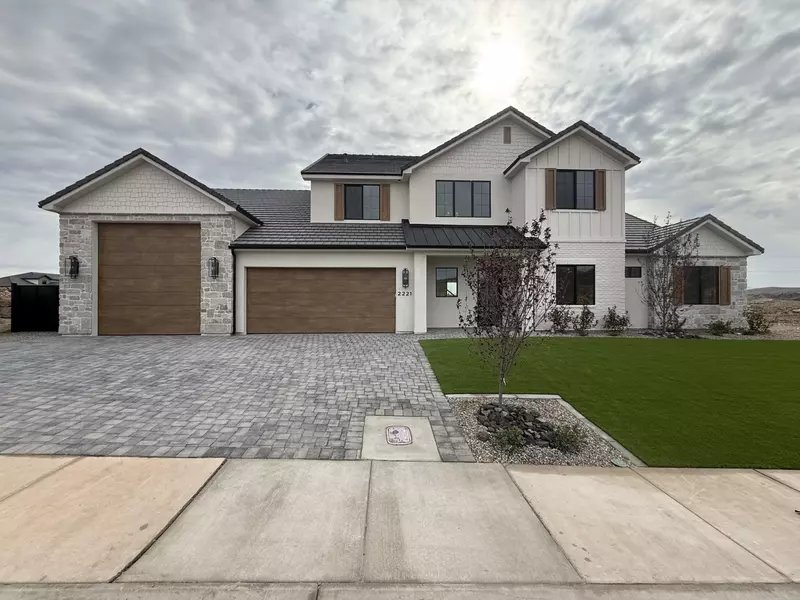 2221 S Carabiner WAY, St George, UT 84770