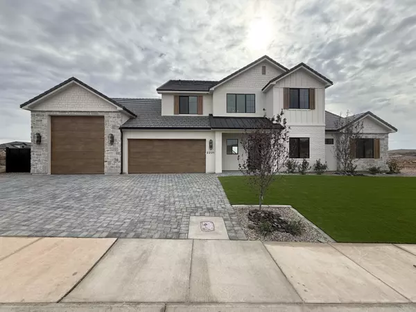 2221 S Carabiner WAY, St George, UT 84770