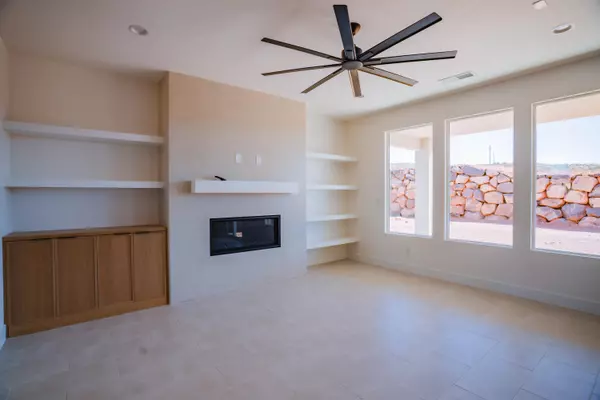 Hurricane, UT 84737,4799 W 2020 S