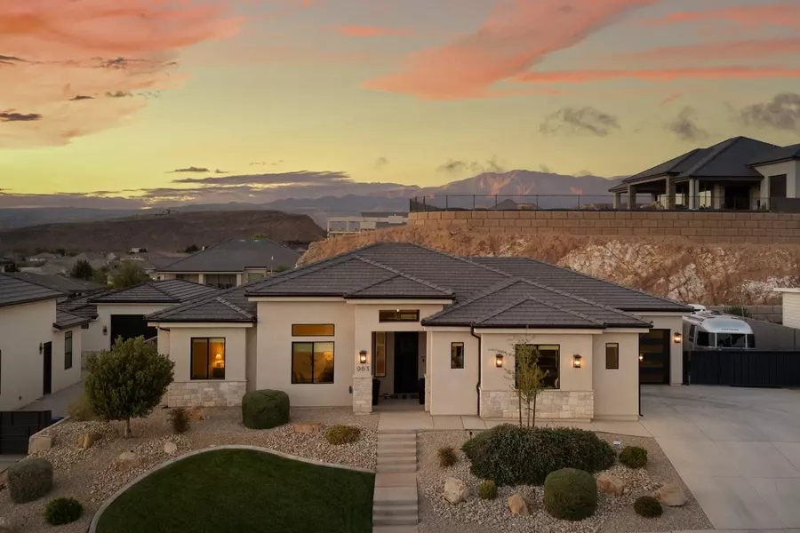 983 E Black Oak DR, Washington, UT 84780