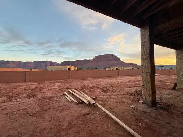 Ivins, UT 84738,582 W W 80 S
