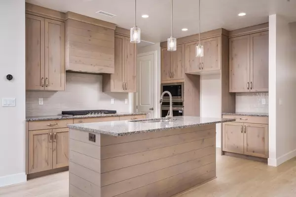 Hurricane, UT 84737,1522 W 840 S