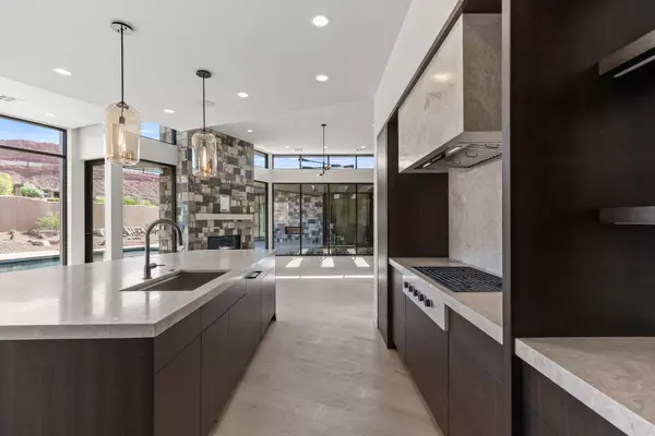 St George, UT 84770,2498 N La Casa DR