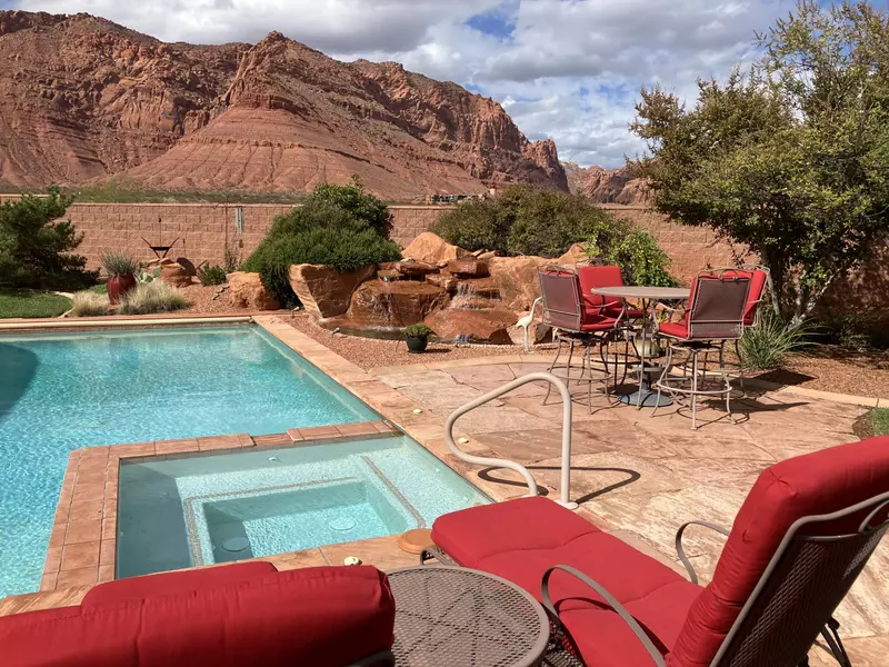 1068 E Grandview DR, Ivins, UT 84738