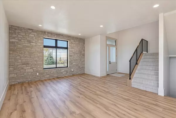 Lehi, UT 84043,1602 E Center Pointe DR