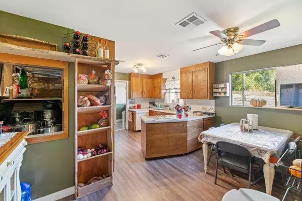 La Verkin, UT 84745,98 E 70 N