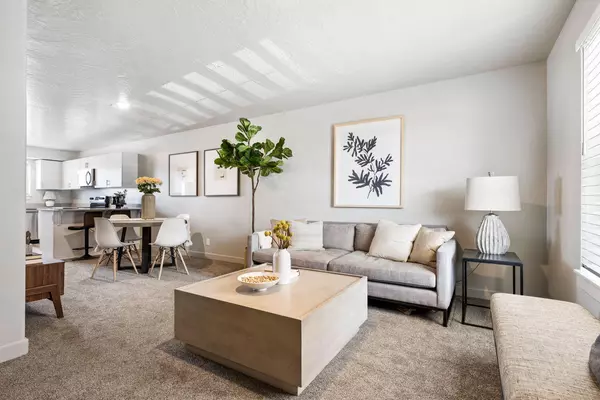 Hurricane, UT 84737,228 N LONE ROCK 301