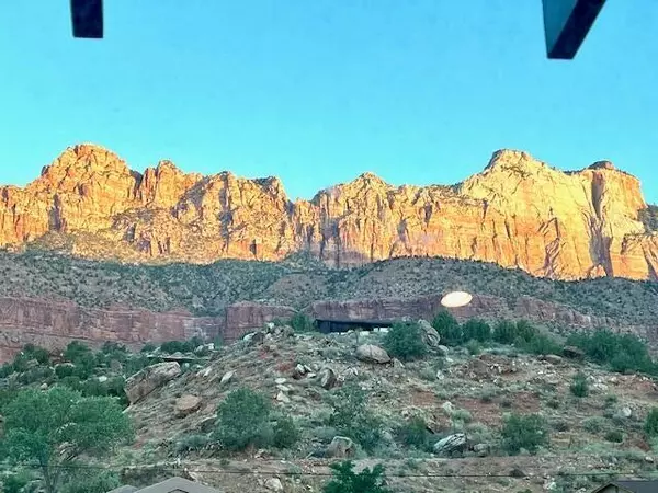 Springdale, UT 84767,1775 ZION PARK Blvd 3