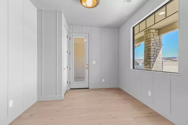 Hurricane, UT 84737,690 S 1220 W