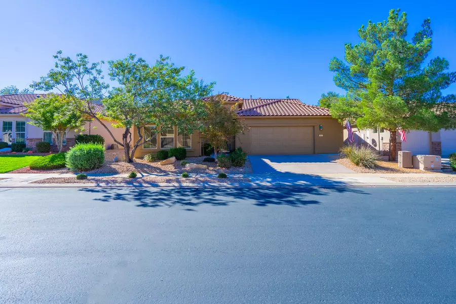 1695 W GARNET RIDGE DR, St George, UT 84790