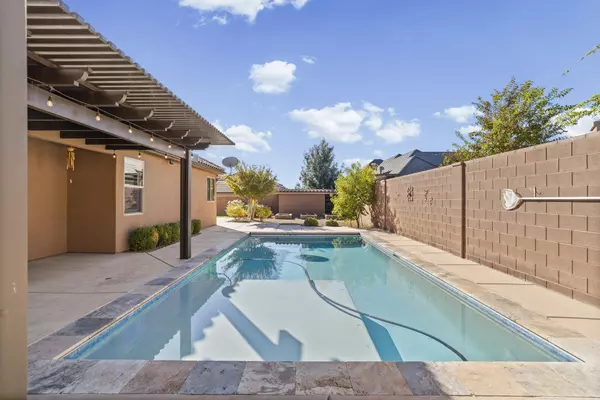 St George, UT 84790,994 S 1740 E