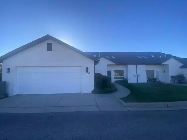 998 S Three Fountains Dr, Cedar City, UT 84720