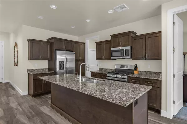 Hurricane, UT 84737,1502 W 460 N