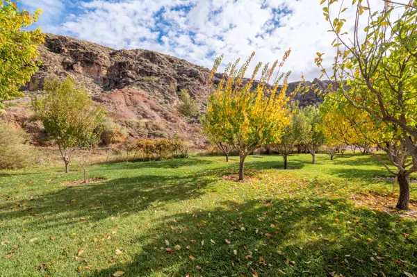 La Verkin, UT 84745,5.68 Acres 100 E