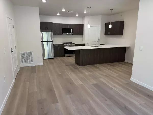 Hurricane, UT 84737,983 W State ST