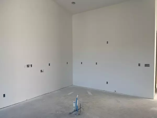 Hurricane, UT 84737,2046 W 320 S 37-40