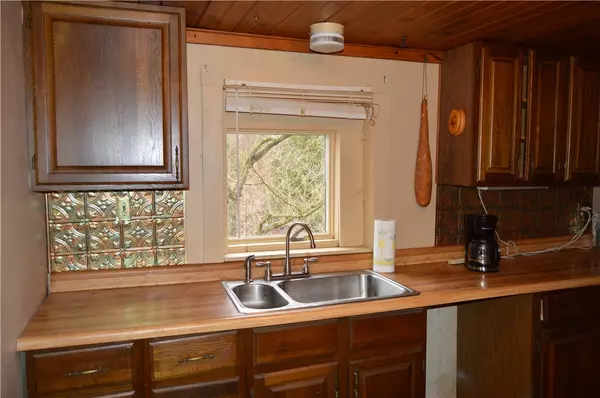 Neshannock Twp, PA 16105,705 E Meyer Ave