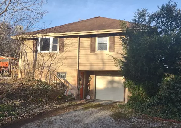 3545 Ellwood Rd, Shenango Twp - Law, PA 16101