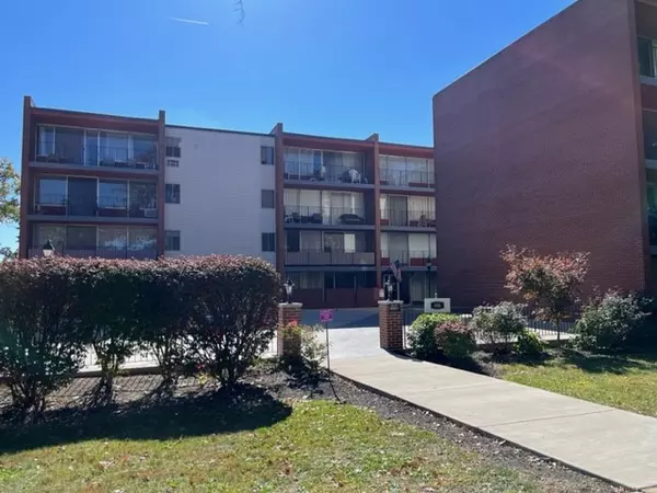 446 Hoodridge Dr. #204,  Castle Shannon,  PA 15234