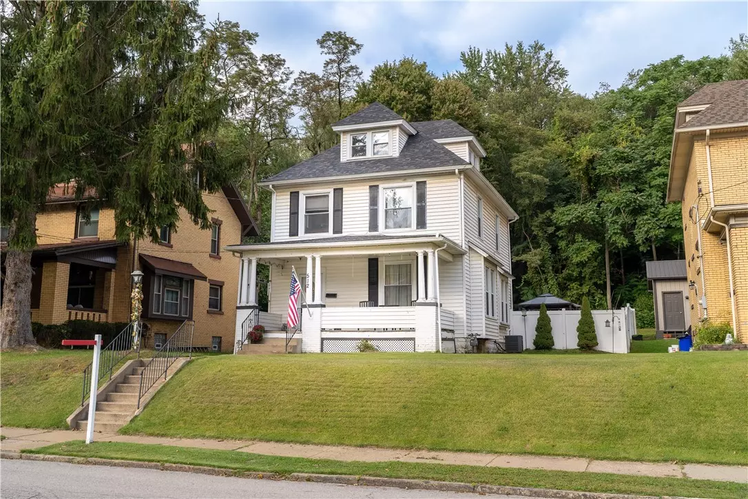New Castle/7th, PA 16102,512 W Clayton Street