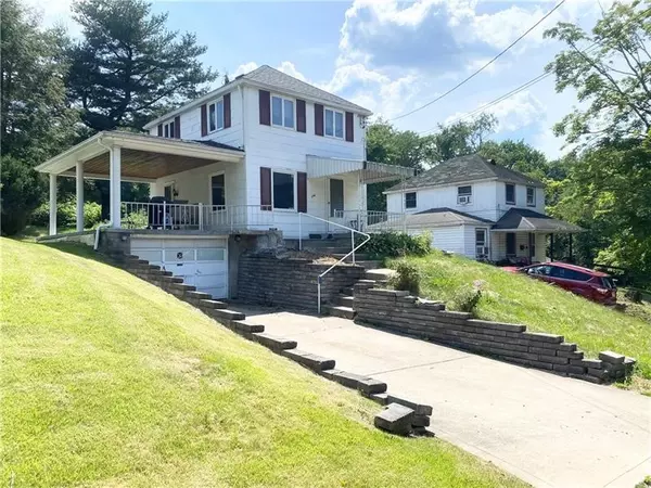 706 East Dr, Clairton, PA 15025