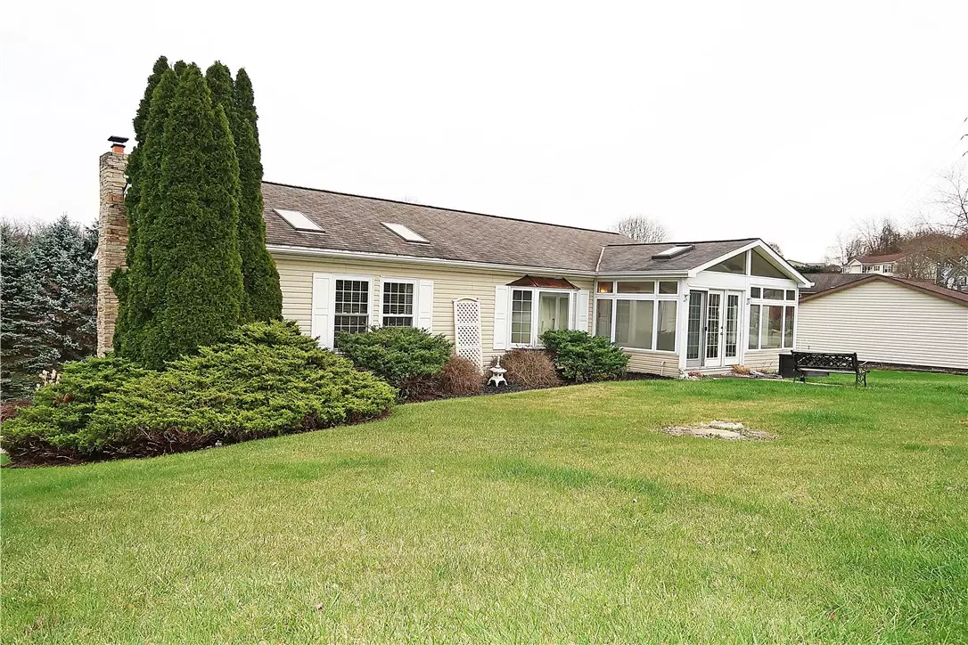Forward Twp - Eal, PA 15037,132 Laura Lane
