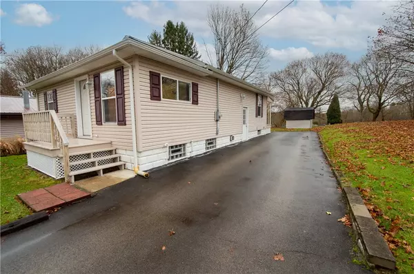 1804 Graceland Rd, Neshannock Twp, PA 16105