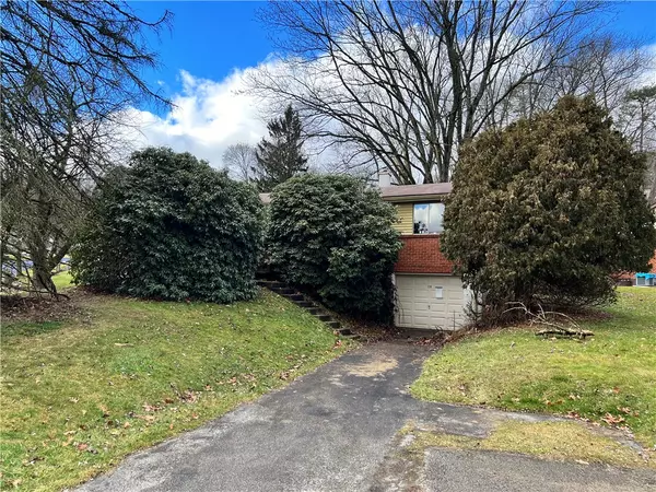 270 Fiesta Dr, Plum Boro, PA 15239