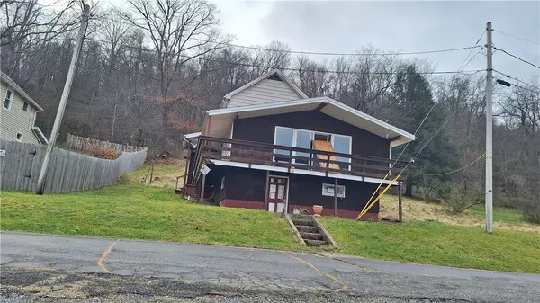 1050 5th St, Cowanshanock Twp, PA 16244