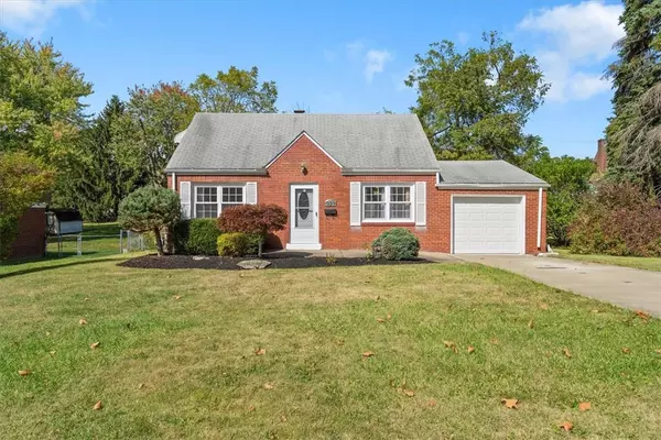 921 Fidelity Dr, Baldwin Boro, PA 15236