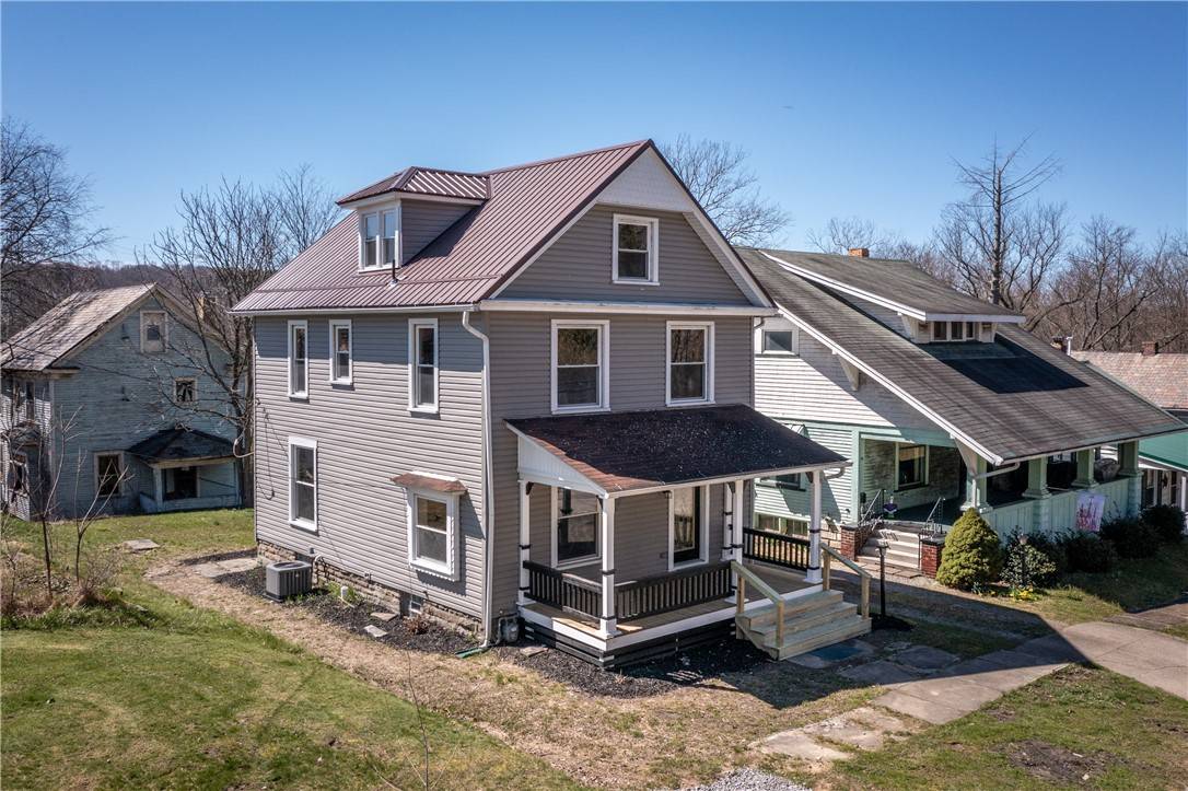 38 Penn Avenue, Greenville Boro - Mer, PA 16125