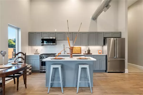 Lawrenceville, PA 15201,3809 Liberty Ave #404