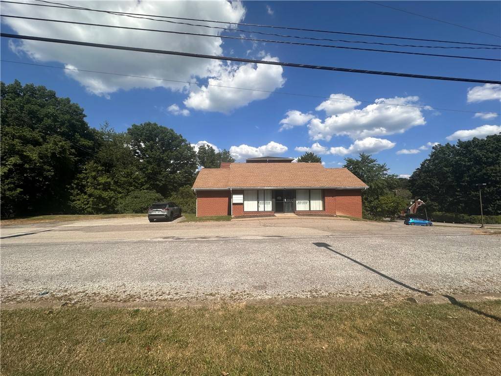 8200 PERRY HIGHWAY, Mccandless, PA 15237