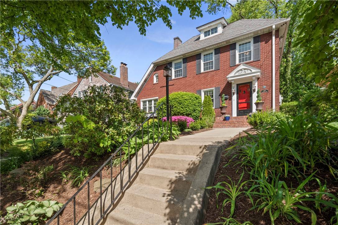 220 Morrison Drive, Mt. Lebanon, PA 15216