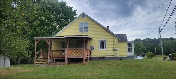 111 Walkchalk Road, East Franklin Twp, PA 16201