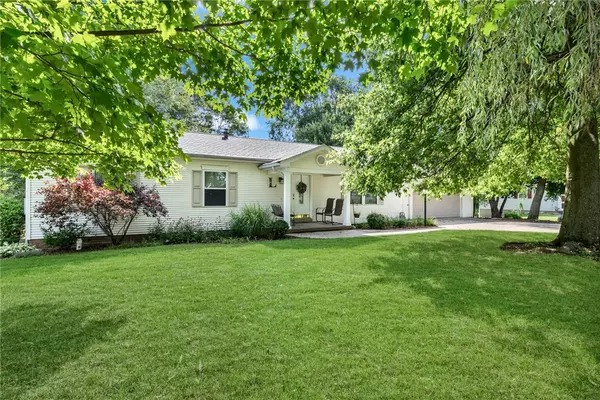 207 Shadeland Cir,  Big Beaver,  PA 16115